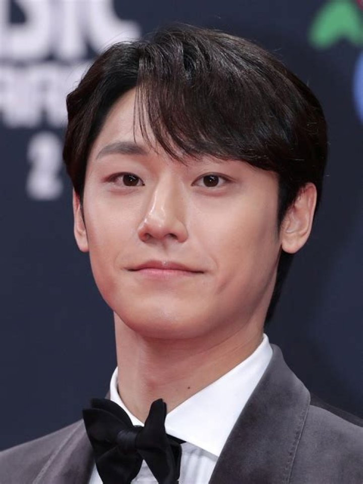 Unveiling The Charisma Of Lee Do-hyun: A Rising Star In South Korean Entertainment